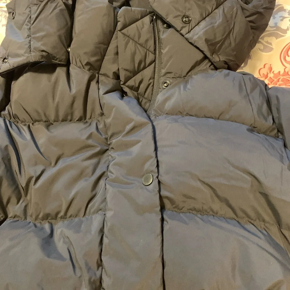 Lululemon Athletica Black Cropped Puffer Jacket with Hood - Picture 6 of 7
